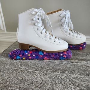 DBX Kids Ice Skates, size 1, worn once. Blade covers included!